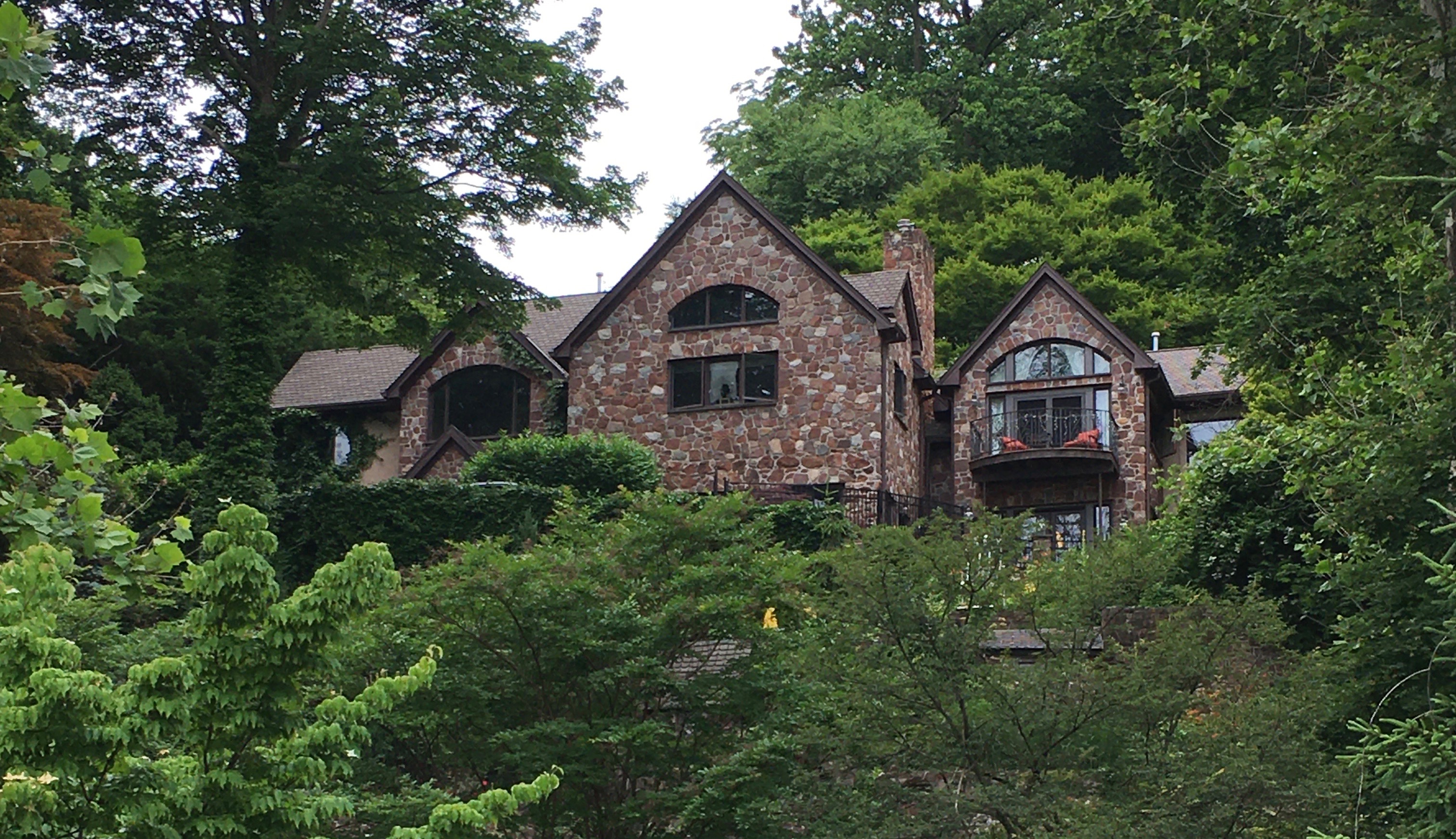 Hader house with car